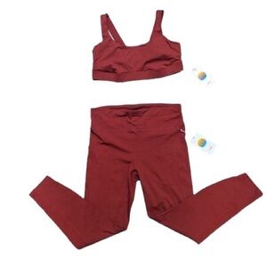 NWT Vuori leggings and sports bra set Size XL